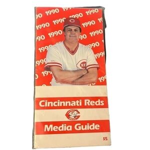 1990 CINCINNATI REDS MEDIA GUIDE WORLD CHAMPIONS!  Baseball Program Yearbook